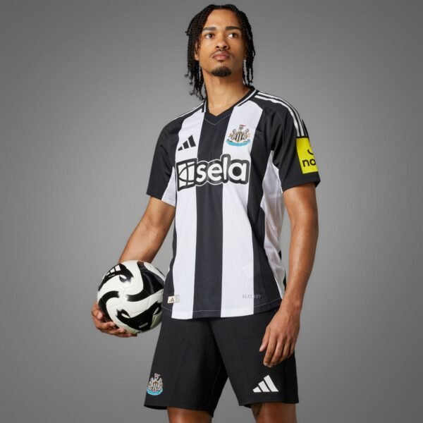 NEWCASTLE 24/25 DOMICILE
